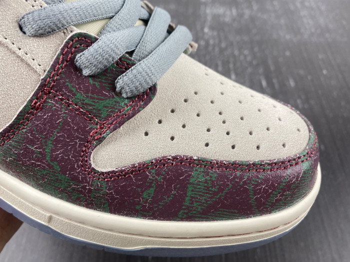 crenshaw skate club x nike sb dunk low fn4193-100