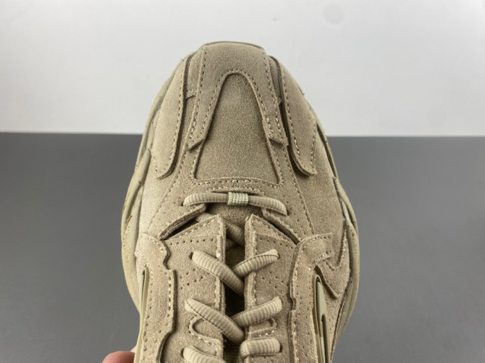 BLCG Sneaker 825418 WDWTS 1978