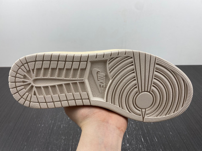 air jordan 1 low og sp travis scott dm7866-102