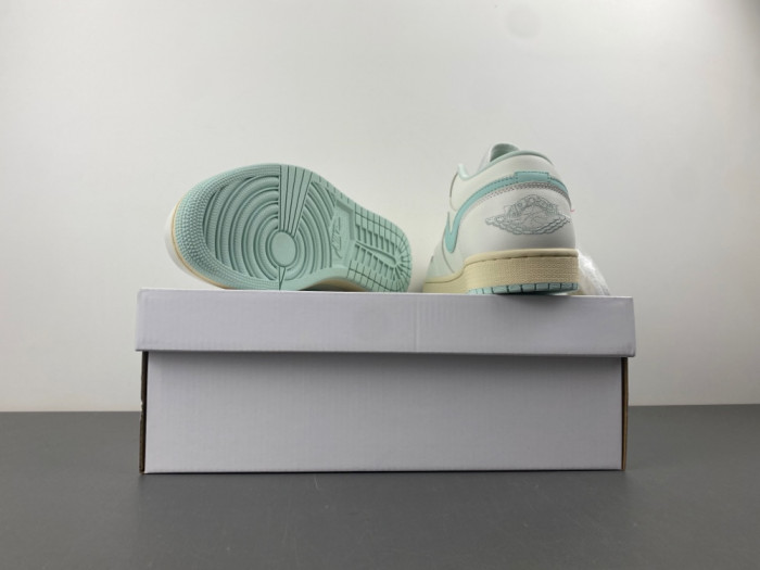 Air Jordan 1 Low Seafoam DC0774-134