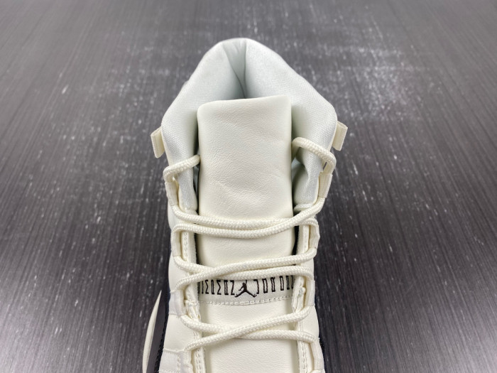 air jordan 11 wmns neapolitan ar0715-101