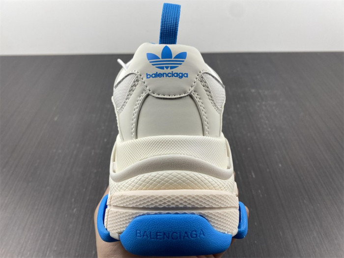 blcg sneaker triple.s sneakers 58963 w1y2598