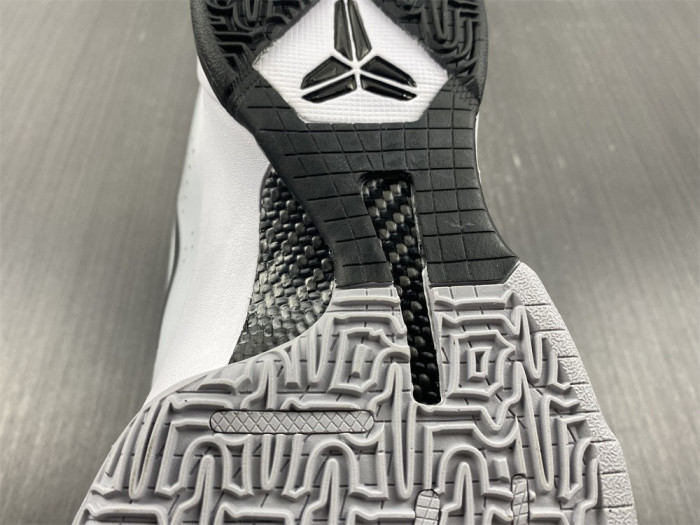 nike zoom kobe 5 v tb white black light grey 407710-100