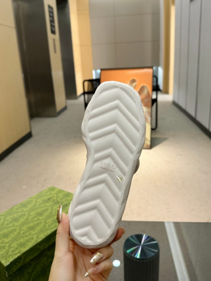 G*u*i slippers gu568-104