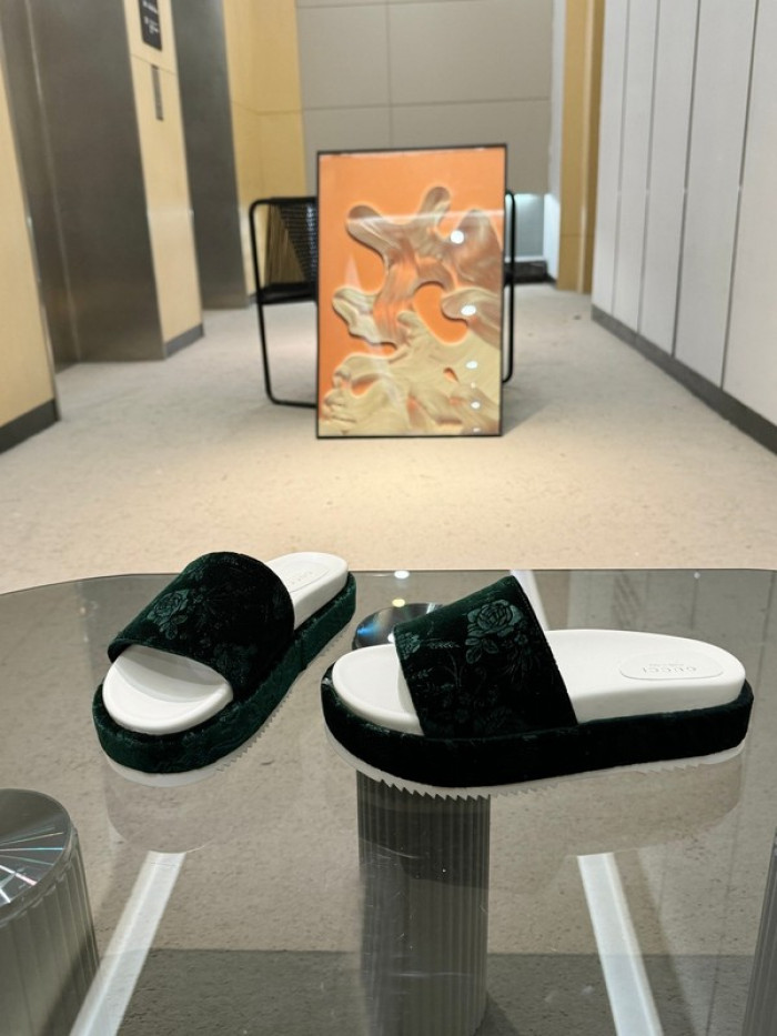 G*u*i slippers gu568-102