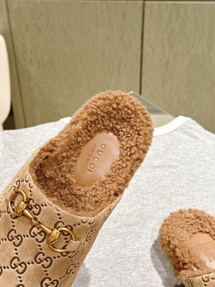 G*u*i slippers gu568-097