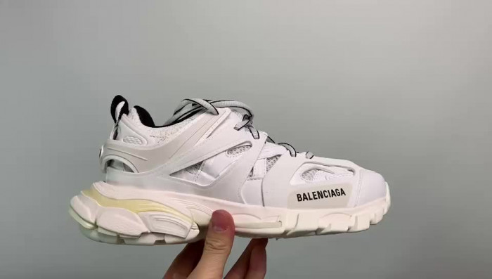 blcg track trainer white and black 542436 w3ac1 9010