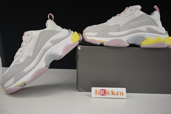 blcg sneaker triple.s sneakers 524039 w2fw4 7541