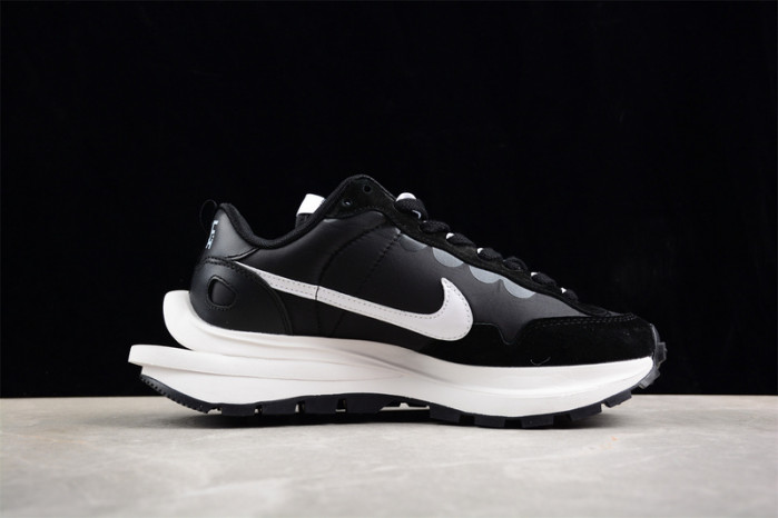 nike vaporwaffle sacai black gum dd1875-011