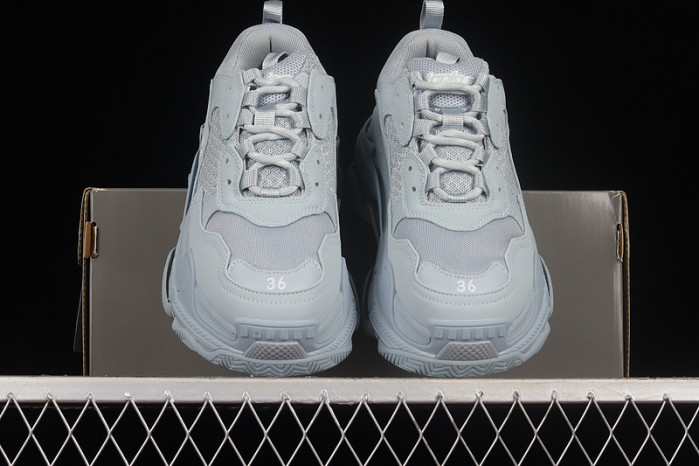 blcg sneaker triple.s sneakers w2fw14700