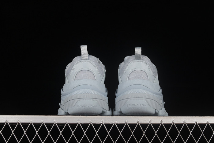 blcg sneaker triple.s sneakers w2fw14700