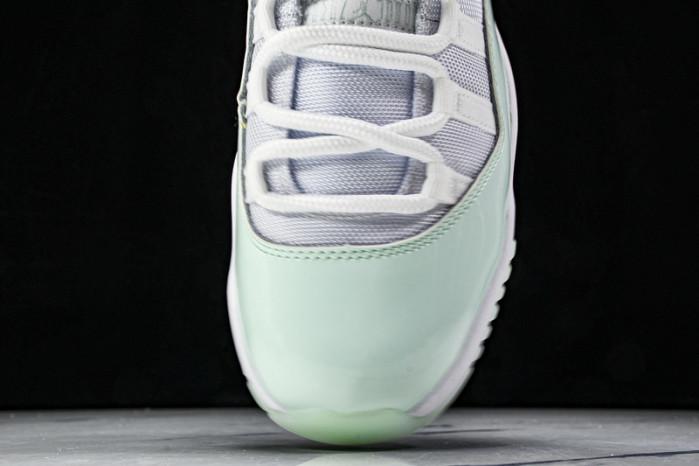 Air Jordan 11 Low “Igloo” AH7860-103