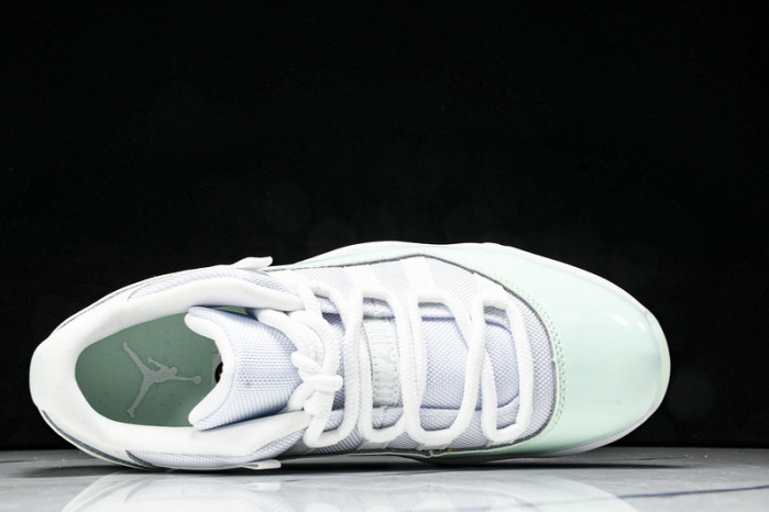 Air Jordan 11 Low “Igloo” AH7860-103