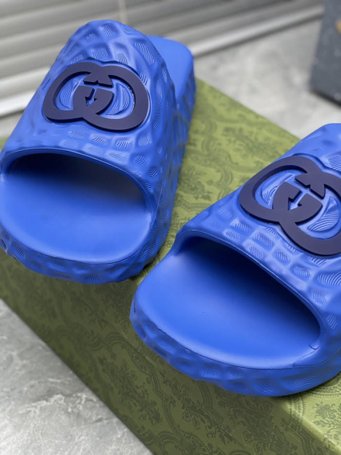 GUC* SLIPPERS DR258-077