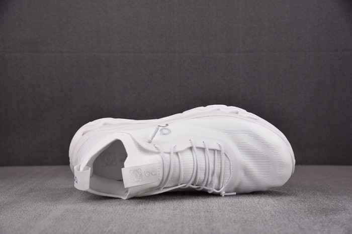 L0EWE SNEAKERS T0425-081