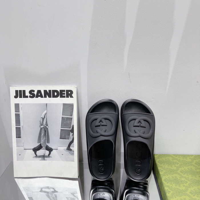 G*u*i slippers gu568-007