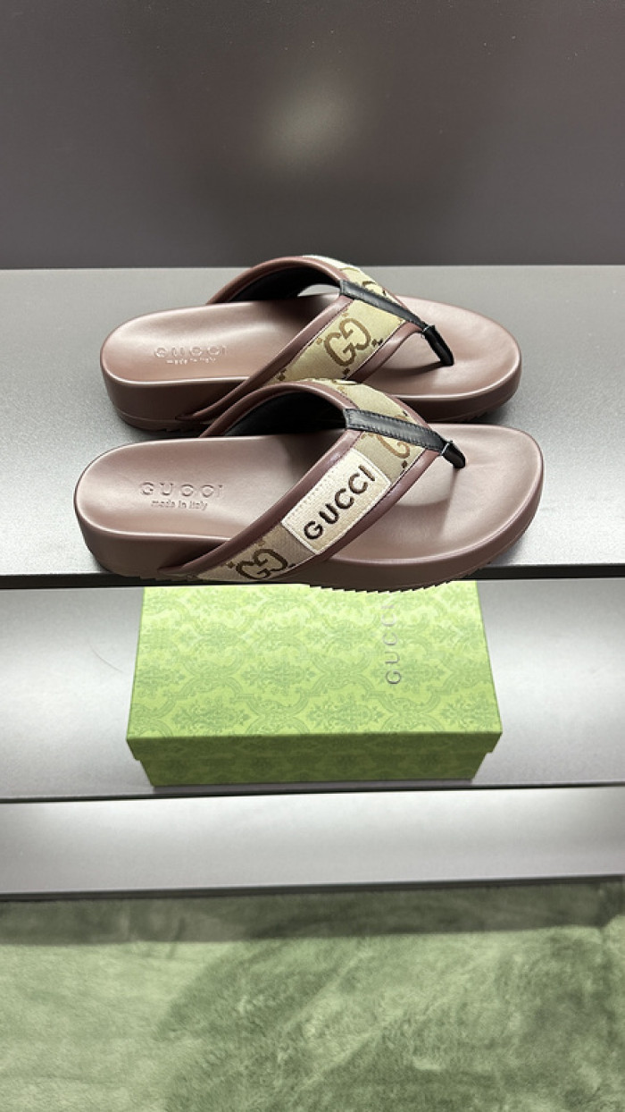 GUC* SLIPPERS DR258-082