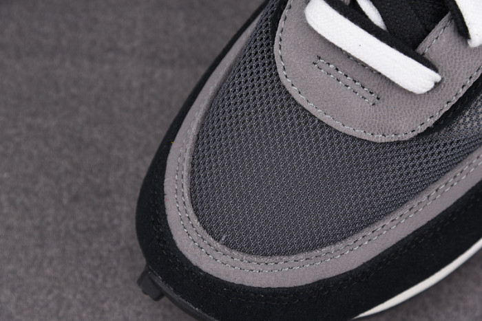 sacai nike ldwaffle black anthracite white bv0073-001