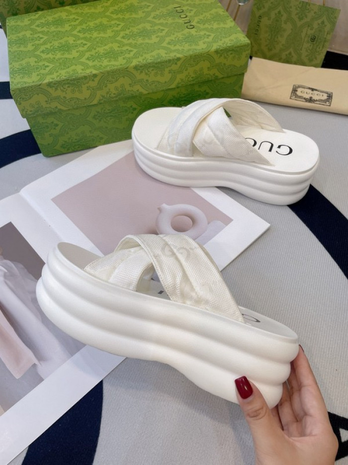 G*u*i slippers gu568-027