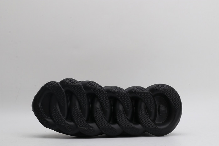 vers chain reaction sneakers