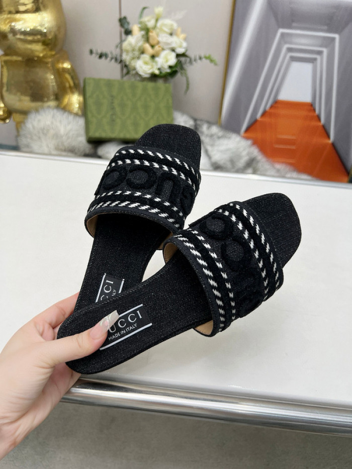 GUC* SLIPPERS DR258-090