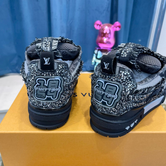 1V SNEAKERS 1V0425-250