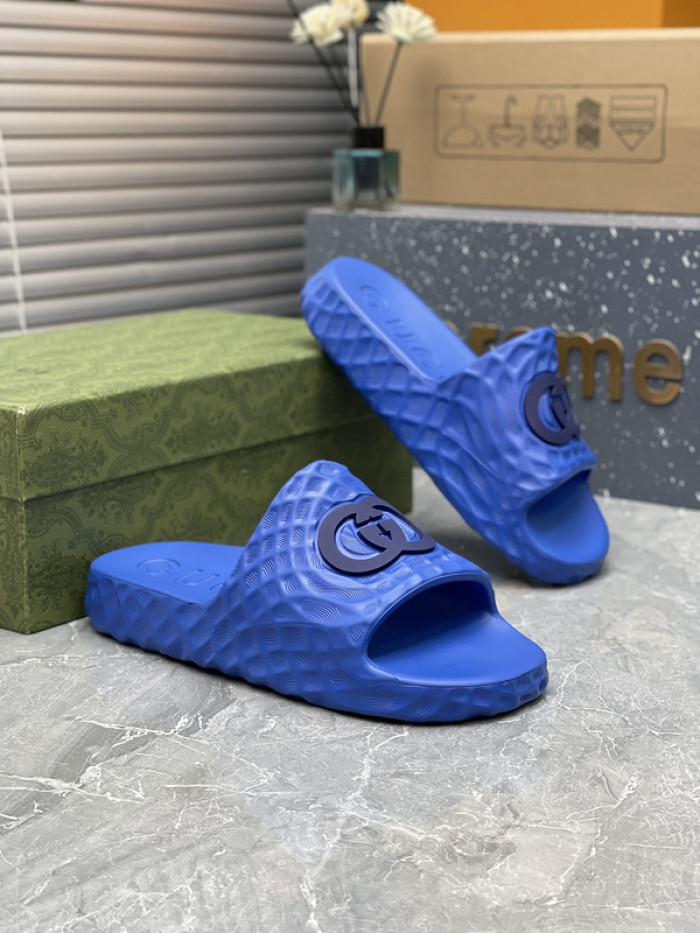 GUC* SLIPPERS DR258-077