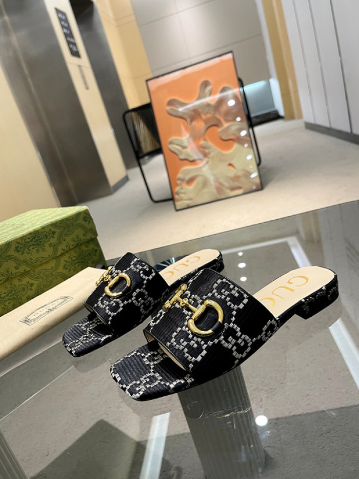 G*u*i slippers gu568-021