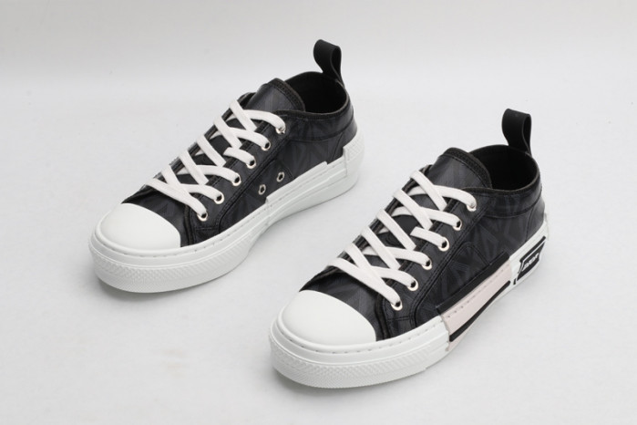 D10R B23 Sneakers Low Top