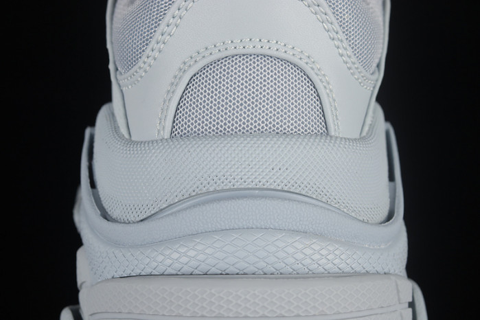 blcg sneaker triple.s sneakers w2fw14700