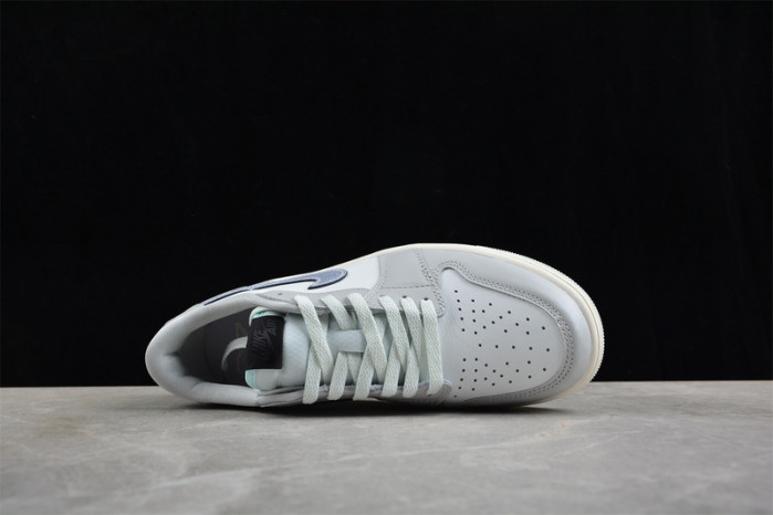 Air Jordan 1 Retro Low OG 