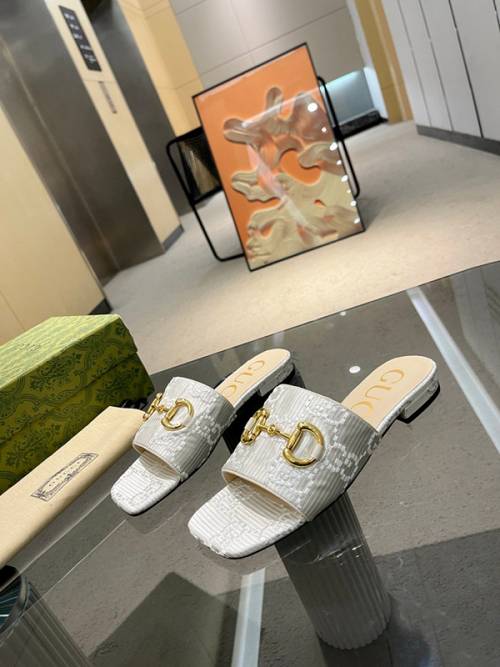 G*u*i slippers gu568-018