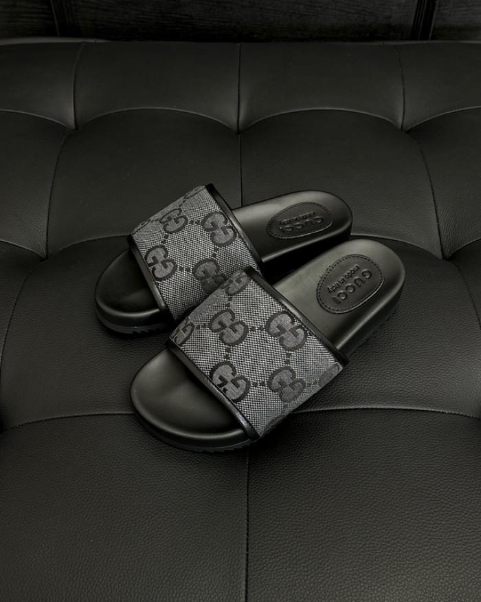 GUC* SLIPPERS DR258-071