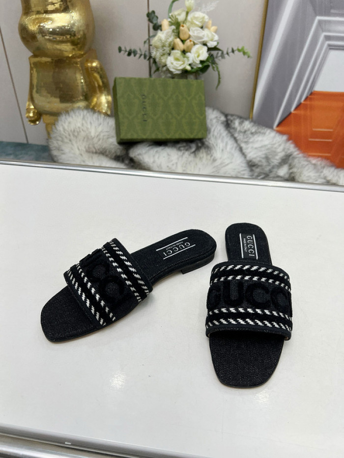 GUC* SLIPPERS DR258-090