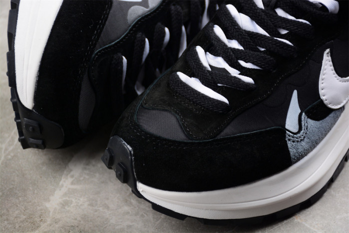 nike vaporwaffle sacai black gum dd1875-011