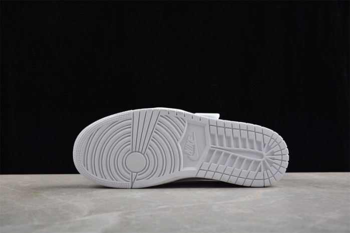 Travis Scott x Air Jordan Low OG TD1228-111