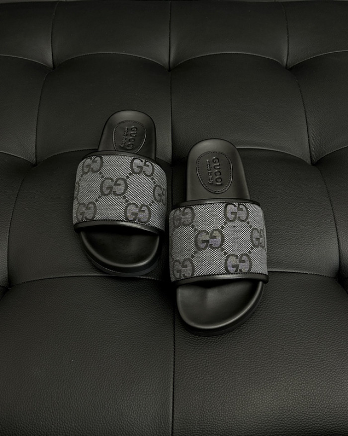 GUC* SLIPPERS DR258-071