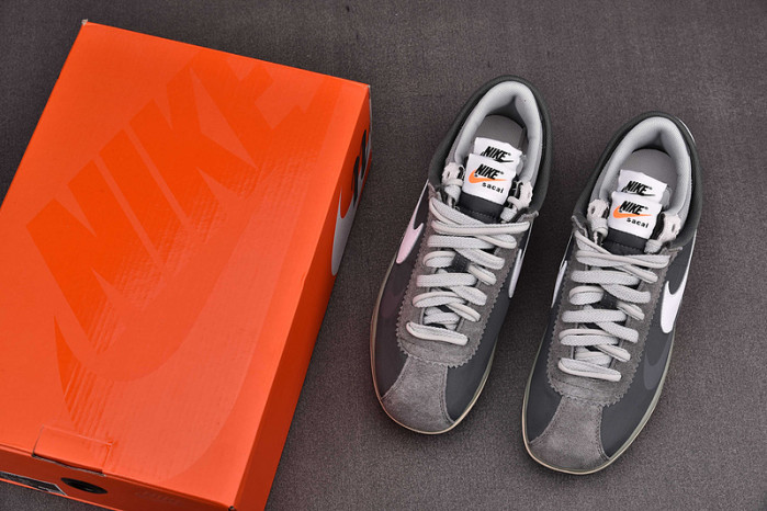 sacai x nike zoom cortez 4.0 dark grey white dq0581-001