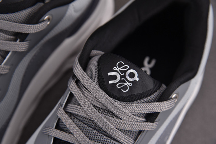 L0EWE SNEAKERS T0425-089