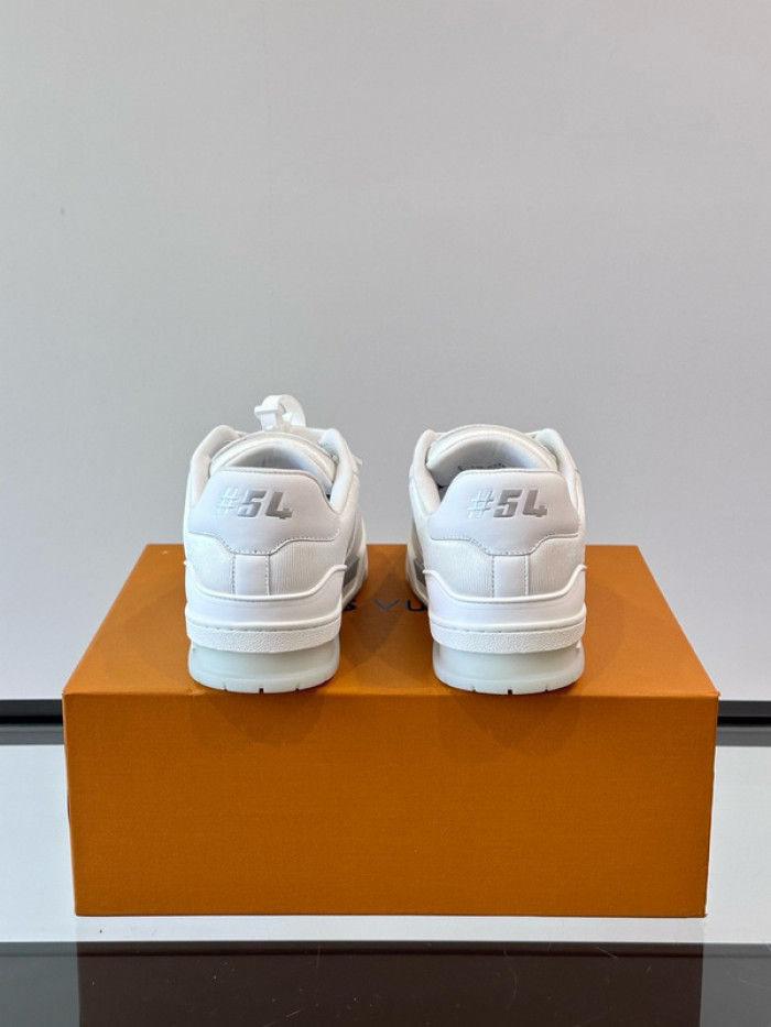 1V SNEAKERS 1V0425-228